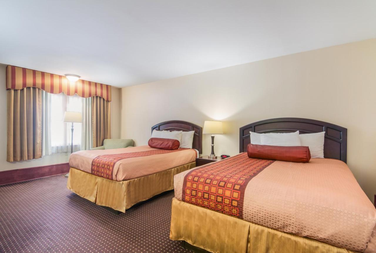 Rodeway Inn Weedsport Esterno foto
