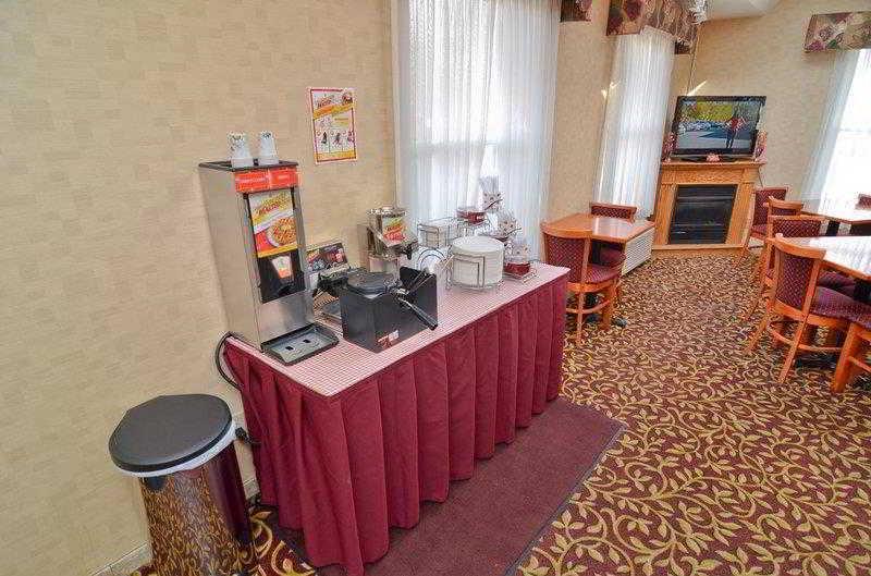 Rodeway Inn Weedsport Esterno foto