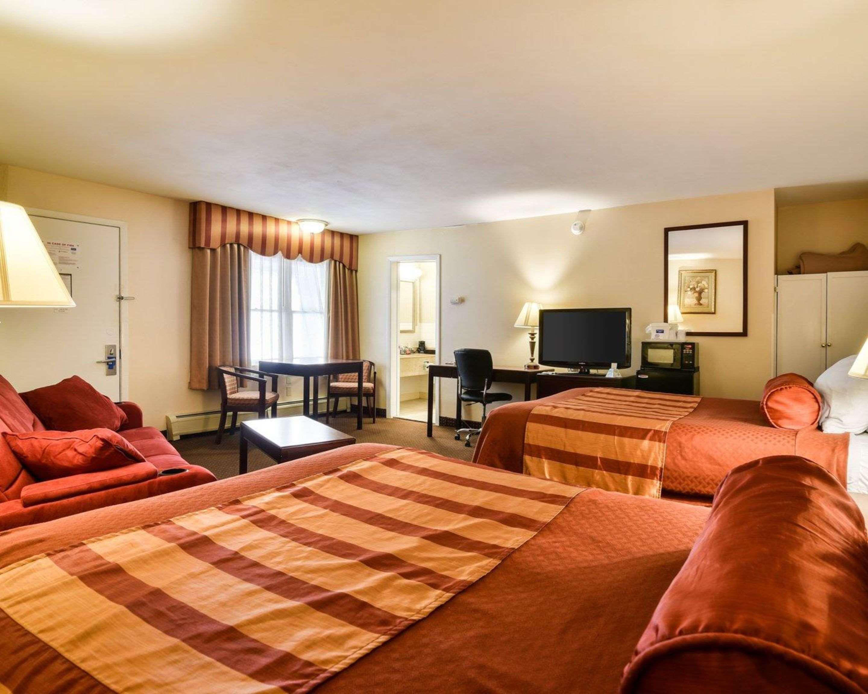 Rodeway Inn Weedsport Esterno foto