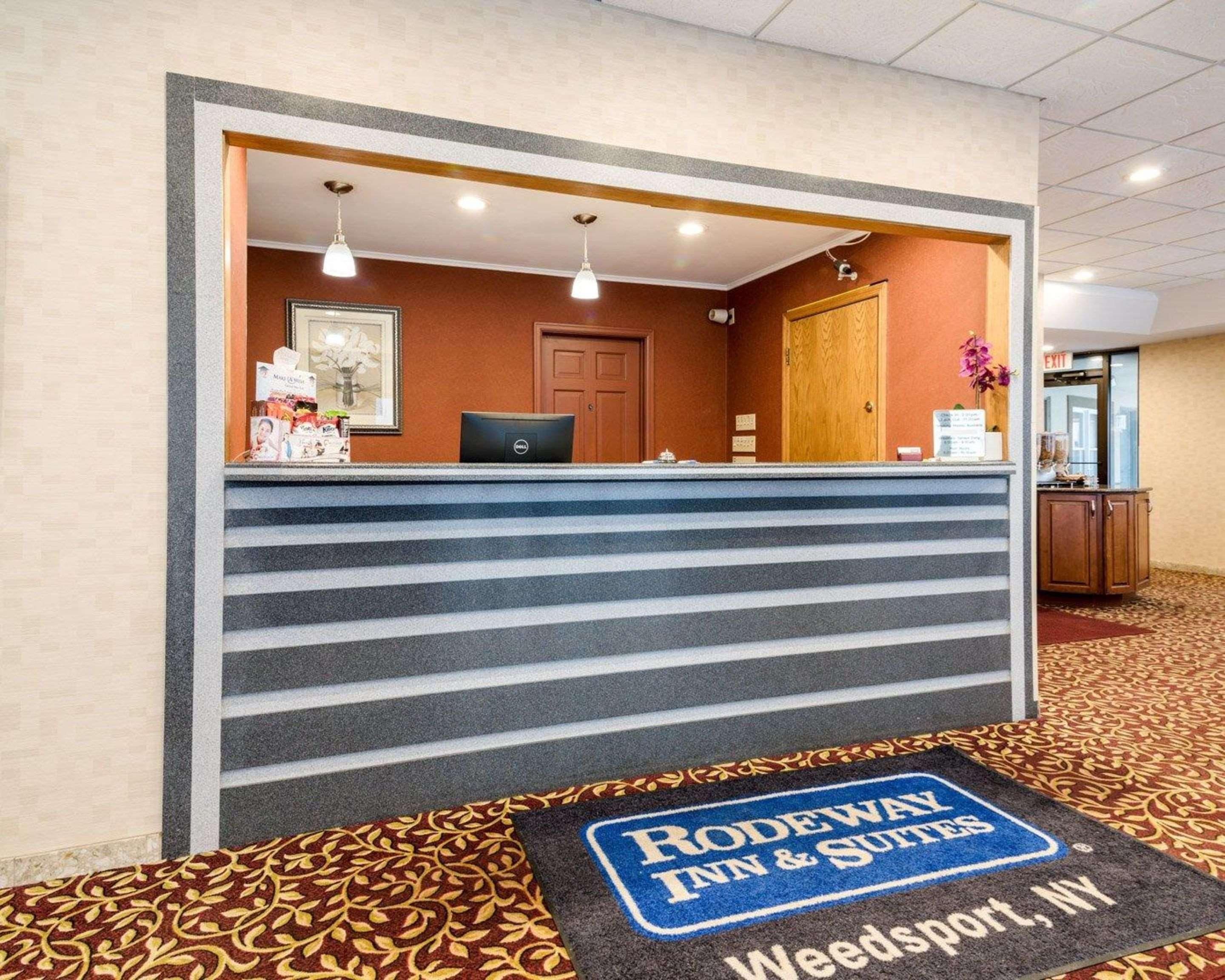 Rodeway Inn Weedsport Esterno foto